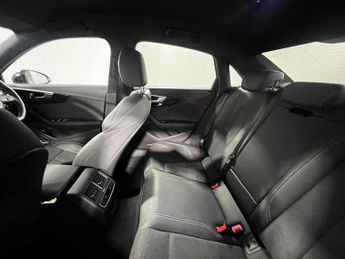 Audi A4 Black Edition 40 TFSI  204 PS S tronic