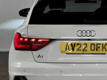 Audi A1 Sportback S line 30 TFSI  110 PS S tronic
