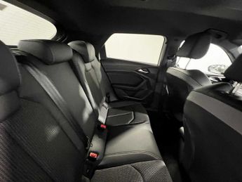 Audi A1 Sportback S line 30 TFSI  110 PS S tronic