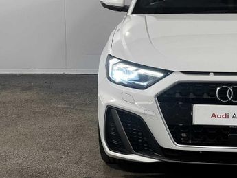 Audi A1 Sportback S line 30 TFSI  110 PS S tronic