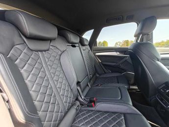 Audi Q5 S line Competition 55 TFSI e quattro 367 PS S tronic