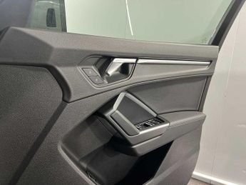 Audi Q3 S line 35 TFSI  150 PS S tronic