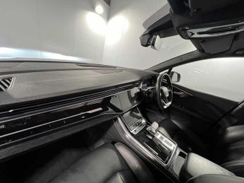 Audi Q7 Black Edition 55 TFSI quattro 340 PS tiptronic
