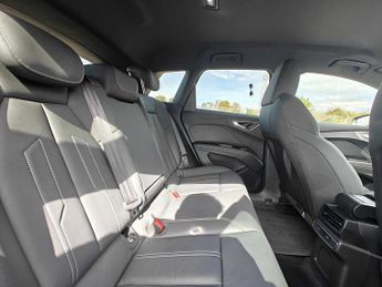 Audi Q4  (S) S line 40 e-tron  