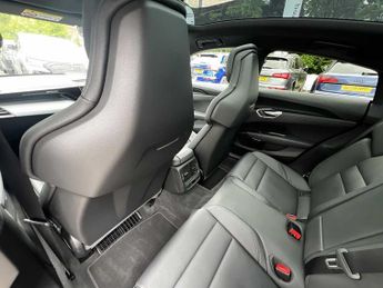 Audi e-tron GT    quattro 350,00 kW