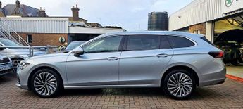 SKODA Superb 2.0 TDI 193 Laurin + Klement 4X4 5dr DSG