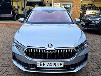 SKODA Superb 2.0 TDI 193 Laurin + Klement 4X4 5dr DSG