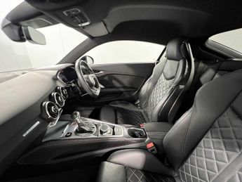 Audi TT S Coup- Black Edition TFSI  306 PS S tronic
