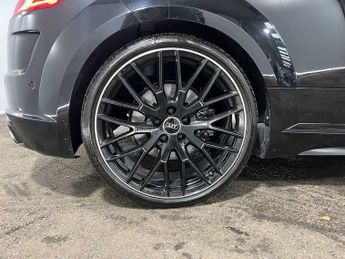 Audi TT S Coup- Black Edition TFSI  306 PS S tronic