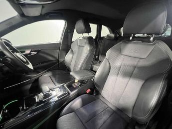 Audi A4 Avant Black Edition 40 TFSI  204 PS S tronic