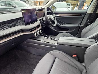 SKODA Superb 1.5 TSI iV Laurin + Klement DSG 5dr