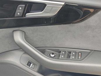 Audi A4 Avant Black Edition 40 TFSI  204 PS S tronic