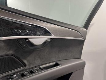 Audi A8 Sport 60 TFSI e quattro 462 PS tiptronic