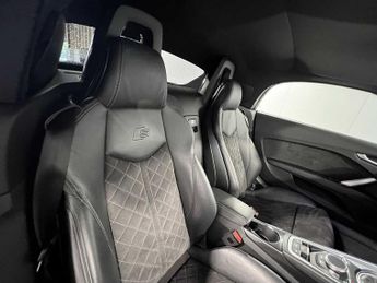 Audi TT Roadster Black Edition 45 TFSI  245 PS S tronic