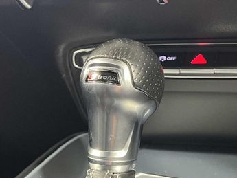 Audi TT Roadster Black Edition 45 TFSI  245 PS S tronic