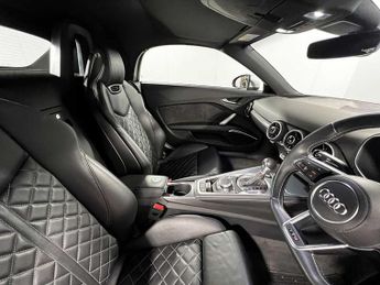 Audi TTS Roadster 2.0 TFSI quattro 310 PS S tronic