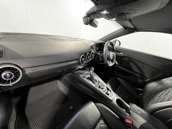 Audi TTS Roadster 2.0 TFSI quattro 310 PS S tronic