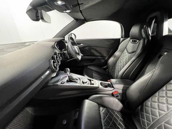 Audi TTS Roadster 2.0 TFSI quattro 310 PS S tronic