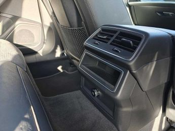 Audi A6 Avant Black Edition 40 TFSI  204 PS S tronic