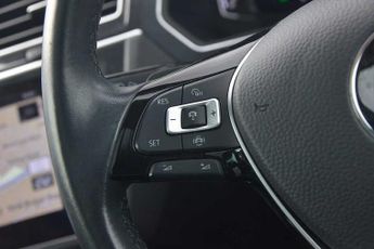 Volkswagen Tiguan 2.0 TSi 190 4Motion SEL 5dr DSG