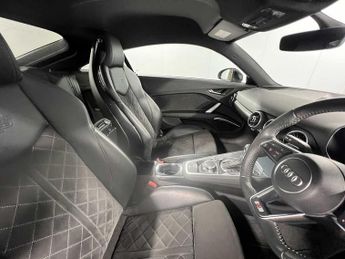 Audi TT Coup- Black Edition 40 TFSI  197 PS S tronic