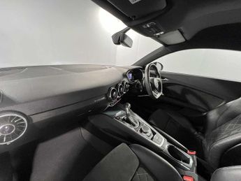 Audi TT Coup- Black Edition 40 TFSI  197 PS S tronic