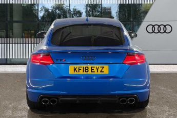 Audi TT S Coup- Black Edition 2.0 TFSI quattro 310 PS S tronic