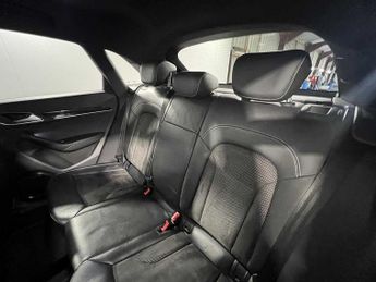 Audi Q3 Black Edition 1.4 TFSI cylinder on demand  150 PS S tronic