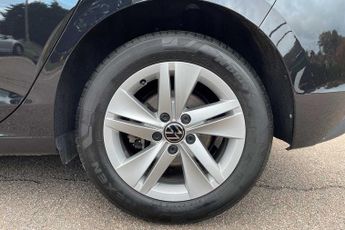 Volkswagen Golf 1.5 eTSI 150 Life 5dr DSG