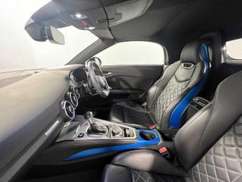 Audi TTS Roadster Black Edition TFSI  306 PS S tronic