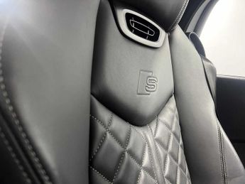 Audi TTS Roadster Black Edition TFSI  306 PS S tronic