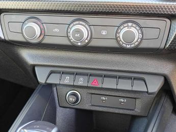 Audi A1 Sportback Technik 30 TFSI  110 PS S tronic