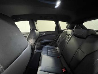 Audi Q4 E-tron Q4  Black Edition 45 e-tron  210,00 kW