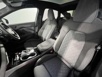 Audi A6 Saloon Launch Edition Plus TDI quattro 204 PS S tronic