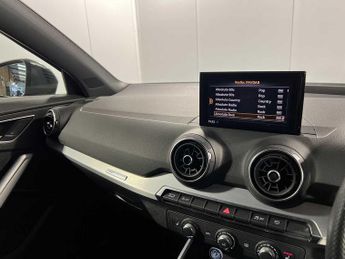 Audi Q2 S line 1.4 TFSI cylinder on demand  150 PS S tronic