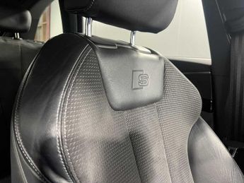 Audi A4 Avant Black Edition 35 TFSI  150 PS S tronic