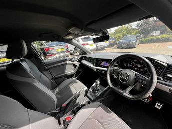 Audi A1 Sportback Black Edition 30 TFSI  110 PS S tronic