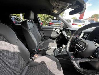 Audi A1 Sportback Black Edition 30 TFSI  110 PS S tronic
