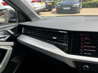 Audi A1 Sportback Black Edition 30 TFSI  110 PS S tronic