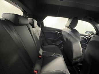 Audi A1 Sportback S line 30 TFSI 110 PS S tronic