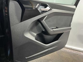 Audi A1 Sportback S line 30 TFSI 110 PS S tronic