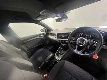 Audi A1 Sportback S line 30 TFSI 110 PS S tronic