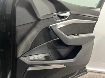 Audi e-tron S line 50 quattro 230,00 kW