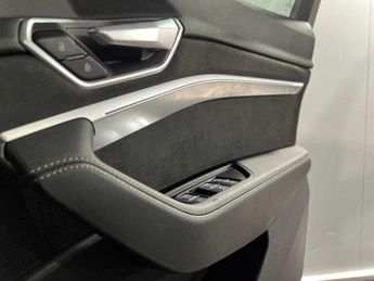 Audi e-tron S line 50 quattro 230,00 kW