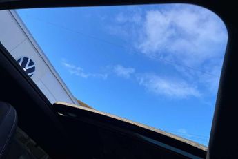 Volkswagen Passat 1.5 TSI eHybrid R-Line 5dr DSG