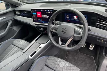 Volkswagen Passat 1.5 TSI eHybrid R-Line 5dr DSG