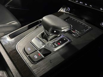 Audi Q5 Vorsprung Competition 55 TFSI e quattro 367 PS S tronic