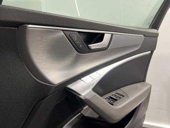 Audi A6 Avant S line 40 TDI  204 PS S tronic