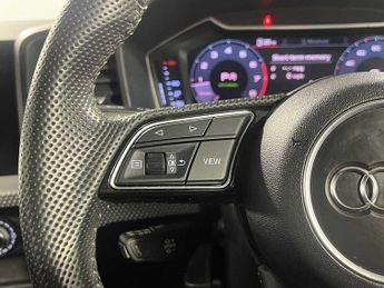 Audi A1 Sportback S line 35 TFSI 150 PS S tronic