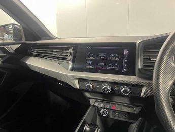 Audi A1 Sportback S line 35 TFSI 150 PS S tronic